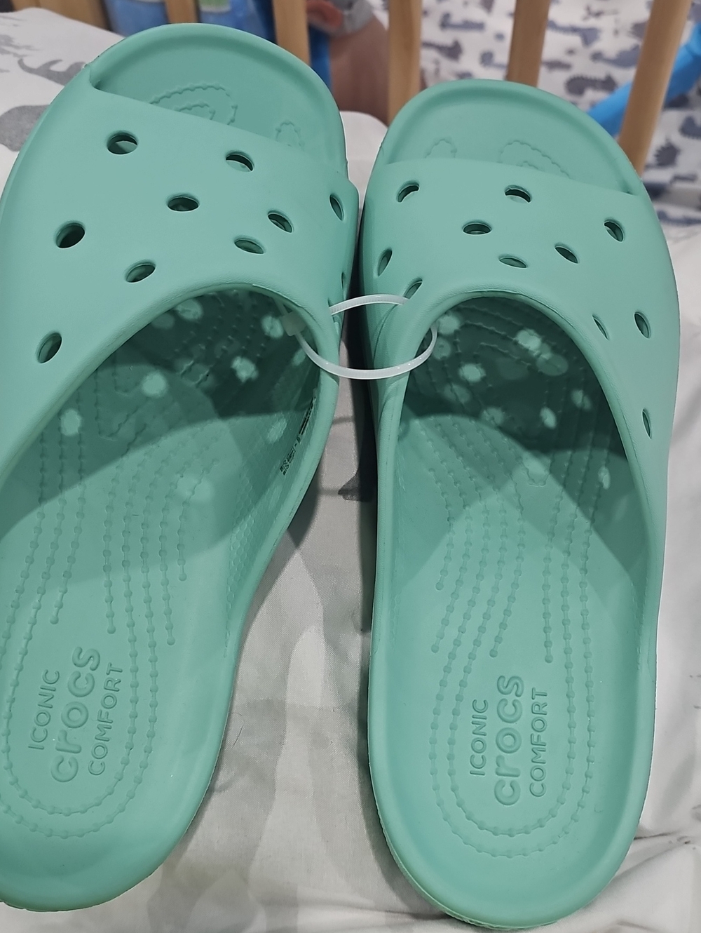 SIZE 7 BRAND NEW CROCS Mint Green Classic Slide Mules